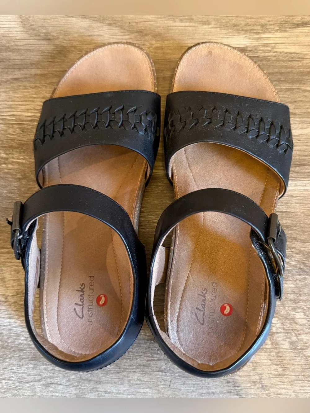 Clarks Un Perri Way Sandals Braided Leather straps cushioned Footbed